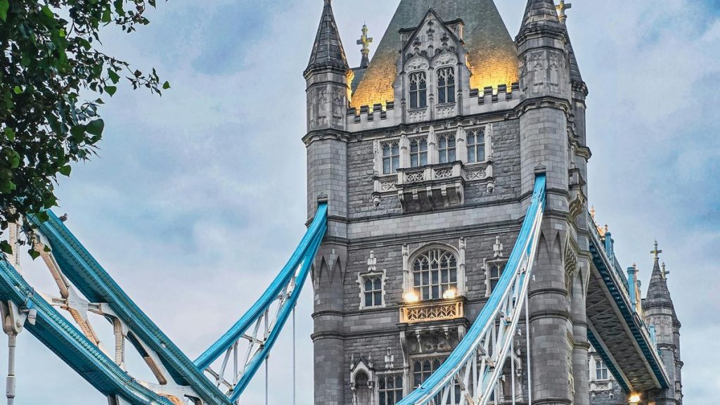 Londra’da Tower Bridge’in kuleleri